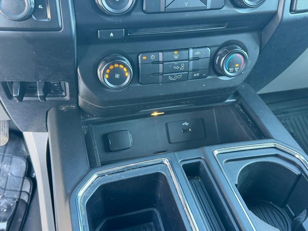 Ford F-150 4WD SuperCab 145" Lariat 2016