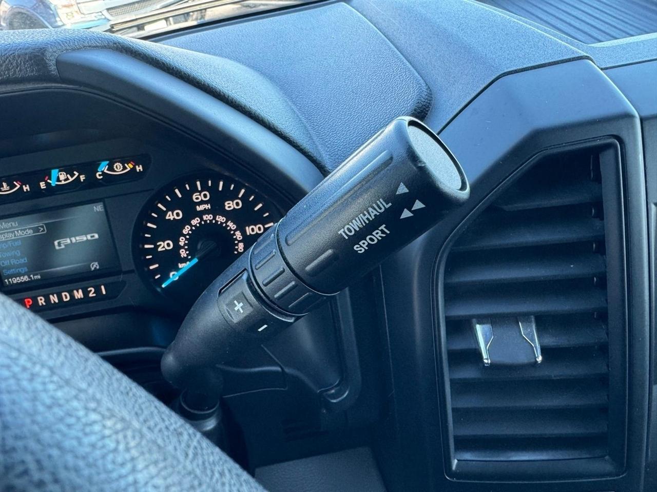 Ford F-150 4WD SuperCab 145" Lariat 2016