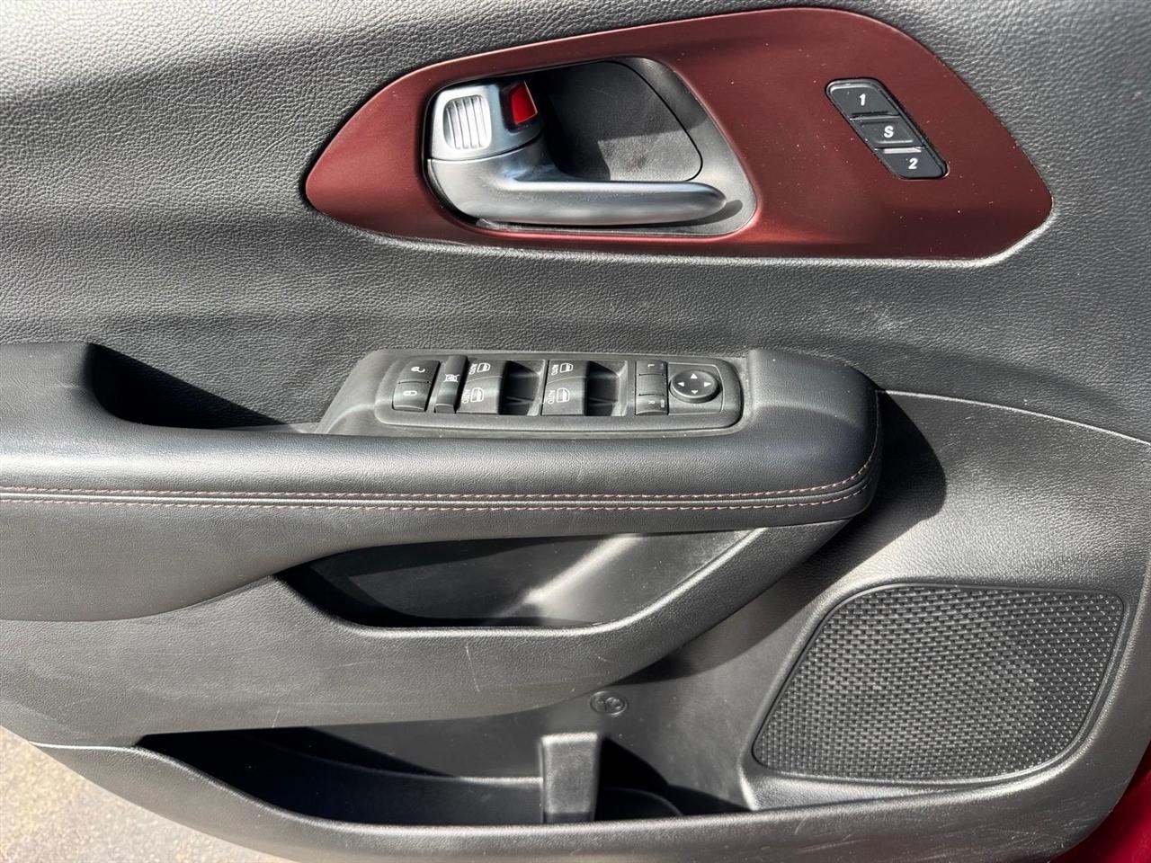 Chrysler Pacifica Touring L Plus 35th Anniversary FWD *Ltd Avail* 2020