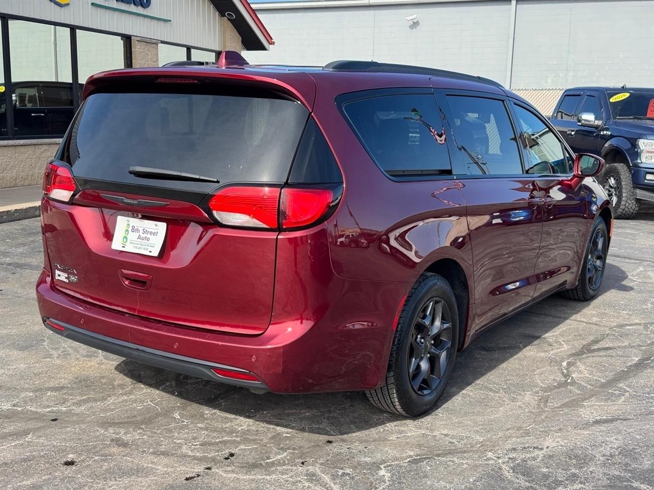 Chrysler Pacifica Touring L Plus 35th Anniversary FWD *Ltd Avail* 2020