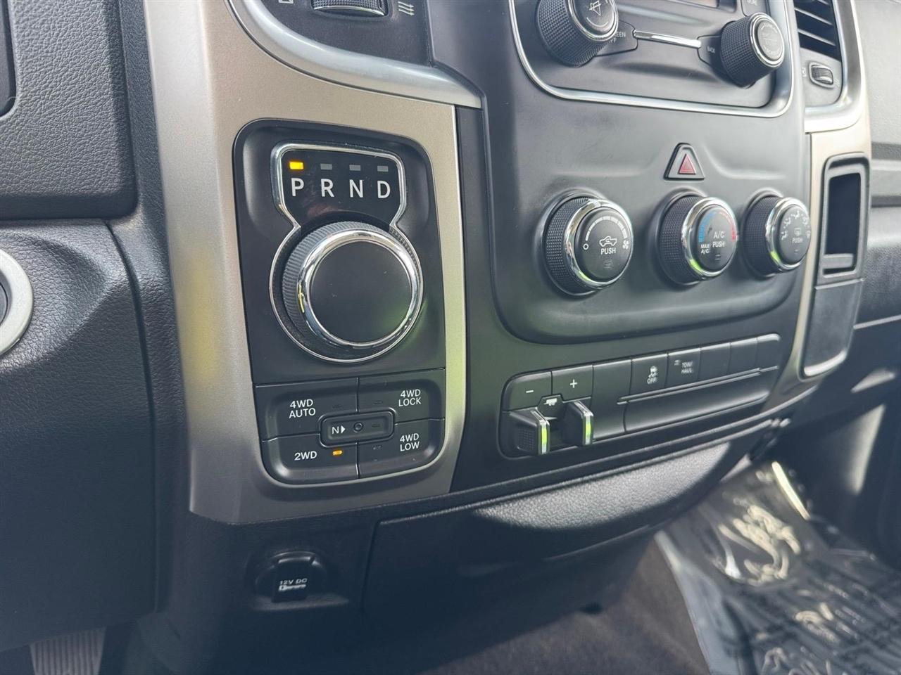 RAM 1500 4WD Crew Cab 149" Outdoorsman 2014