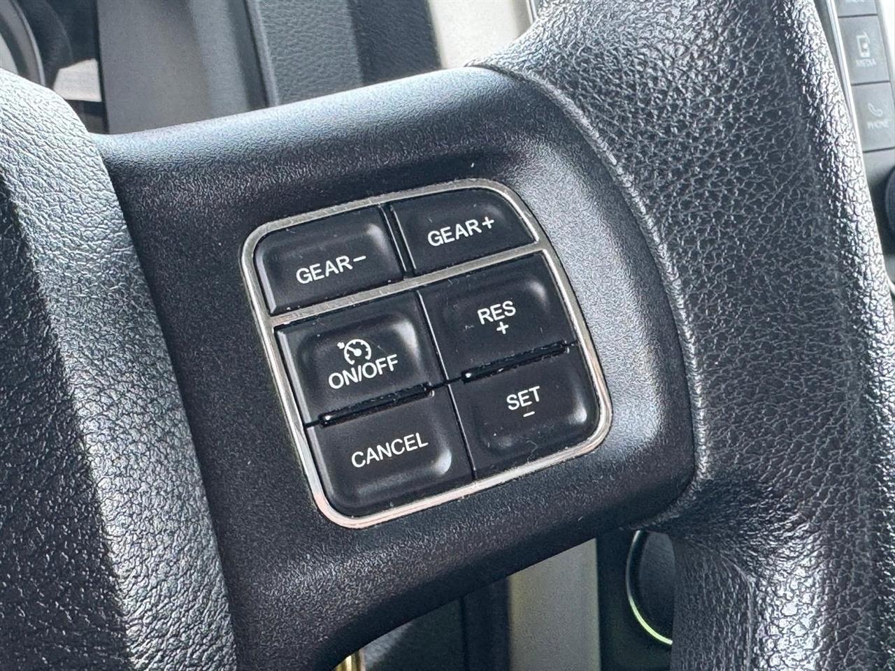 RAM 1500 4WD Crew Cab 149" Outdoorsman 2014