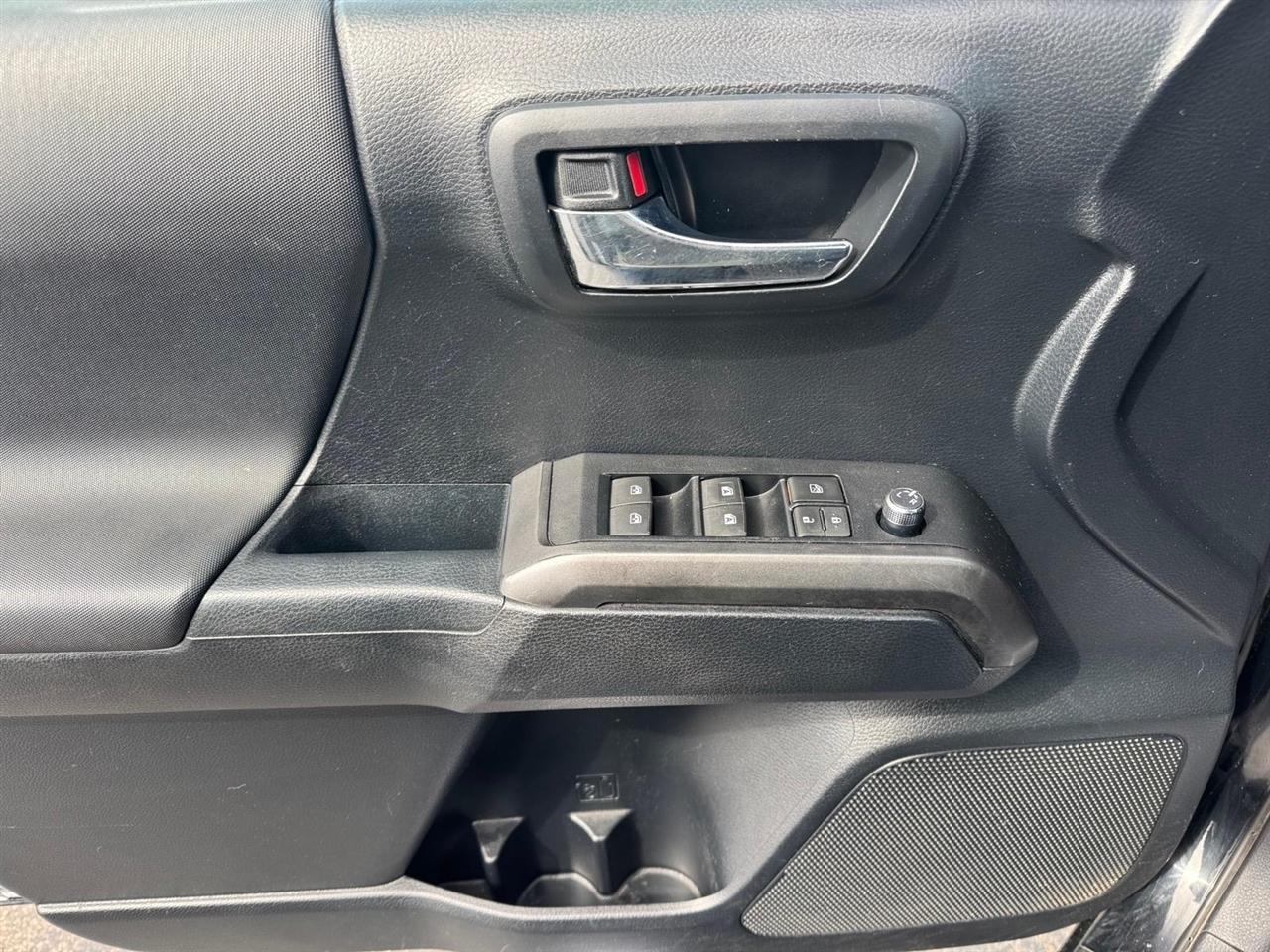 Toyota Tacoma 4WD Double Cab V6 MT TRD Off Road (Natl) 2016