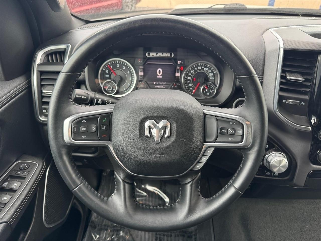 RAM 1500 Laramie 4x4 Crew Cab 5'7" Box 2023