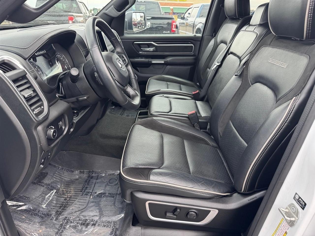 RAM 1500 Laramie 4x4 Crew Cab 5'7" Box 2023