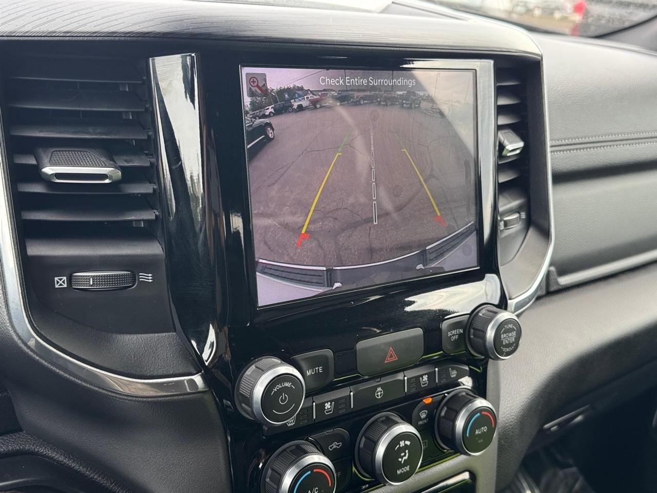 RAM 1500 Laramie 4x4 Crew Cab 5'7" Box 2023