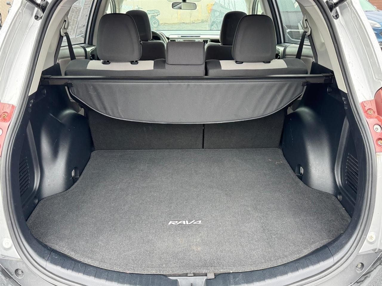 Toyota RAV4 AWD 4dr XLE (Natl) 2013