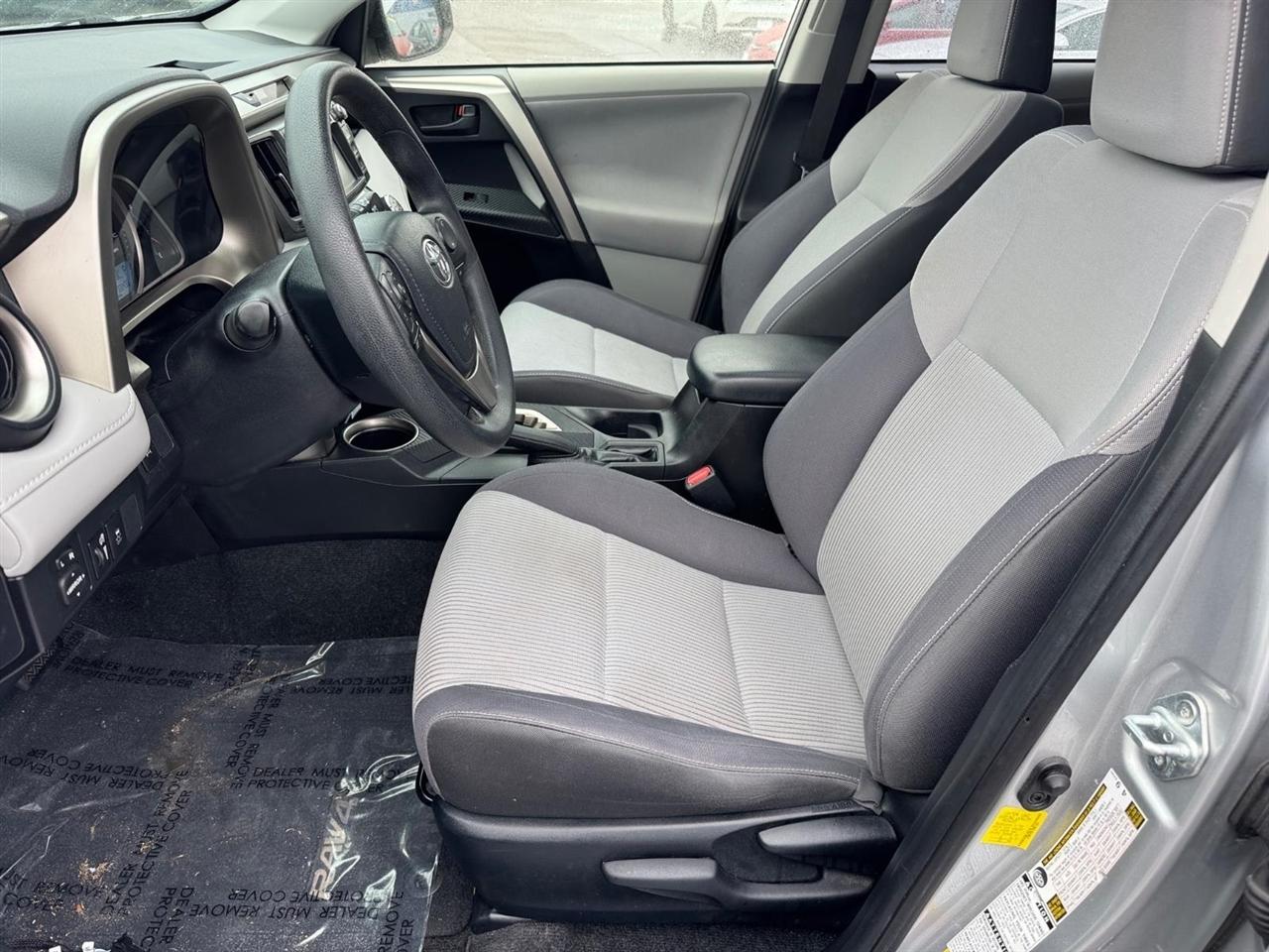 Toyota RAV4 AWD 4dr XLE (Natl) 2013