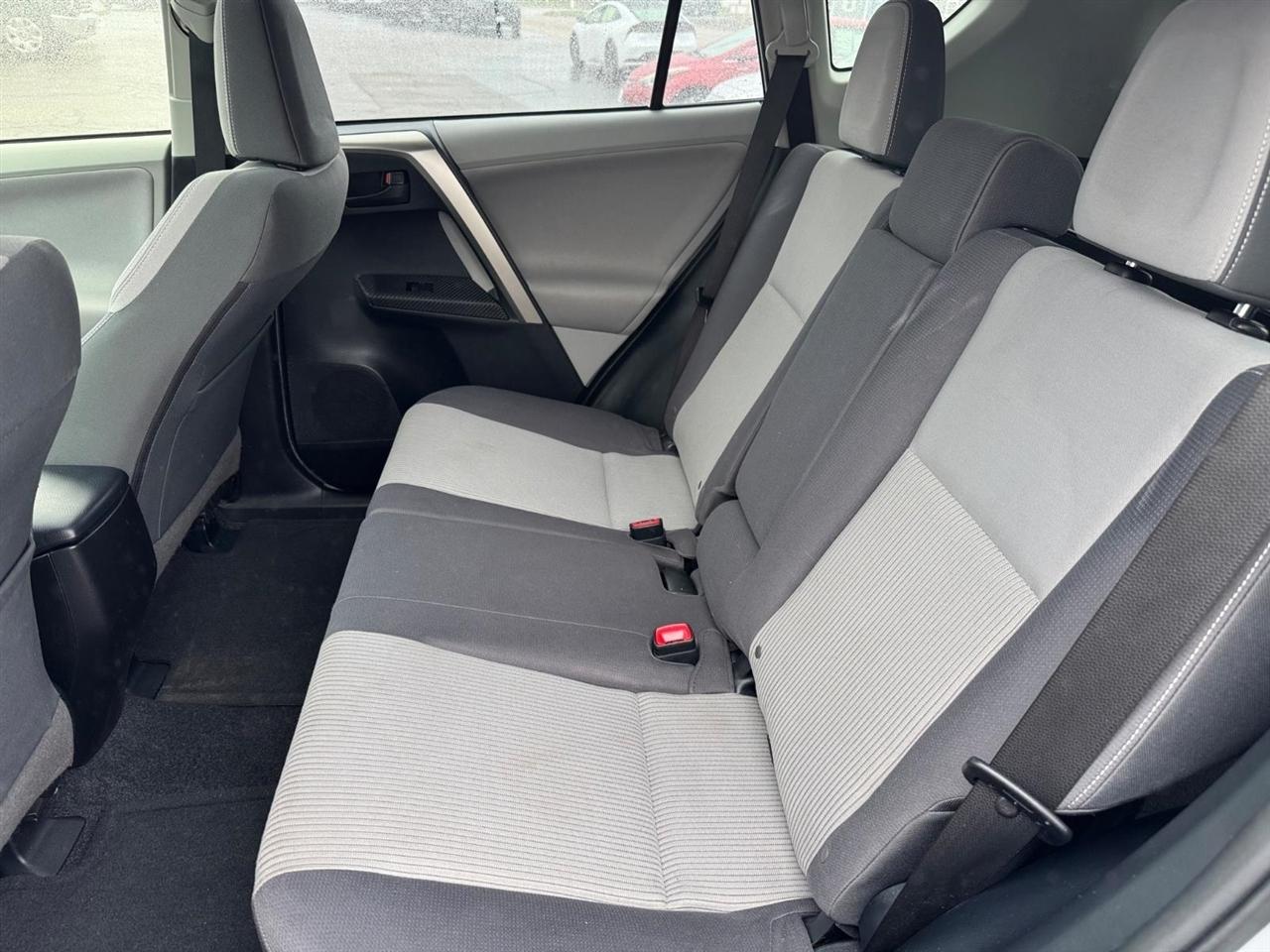 Toyota RAV4 AWD 4dr XLE (Natl) 2013