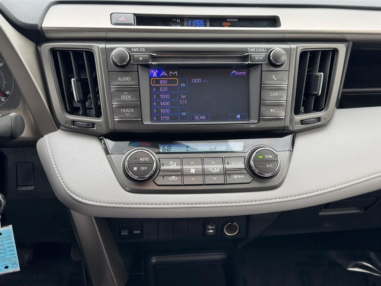 Toyota RAV4 AWD 4dr XLE (Natl) 2013