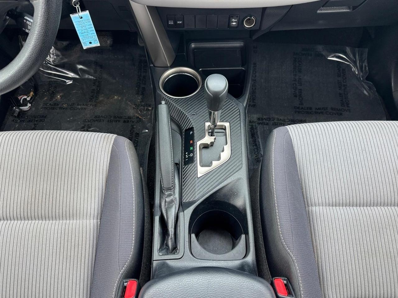 Toyota RAV4 AWD 4dr XLE (Natl) 2013