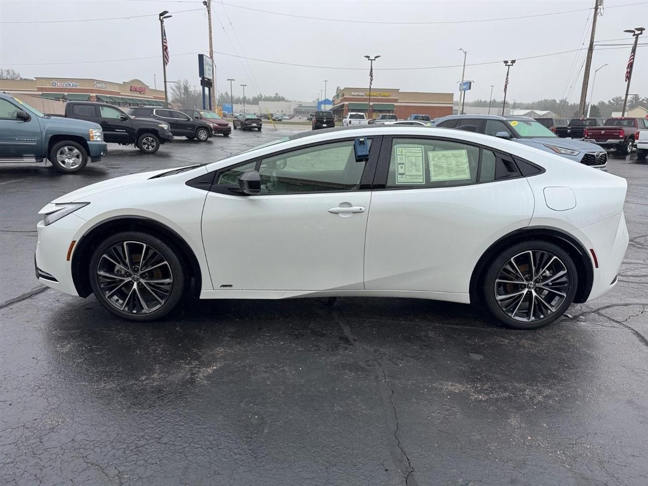 Toyota Prius Limited AWD (Natl) 2024