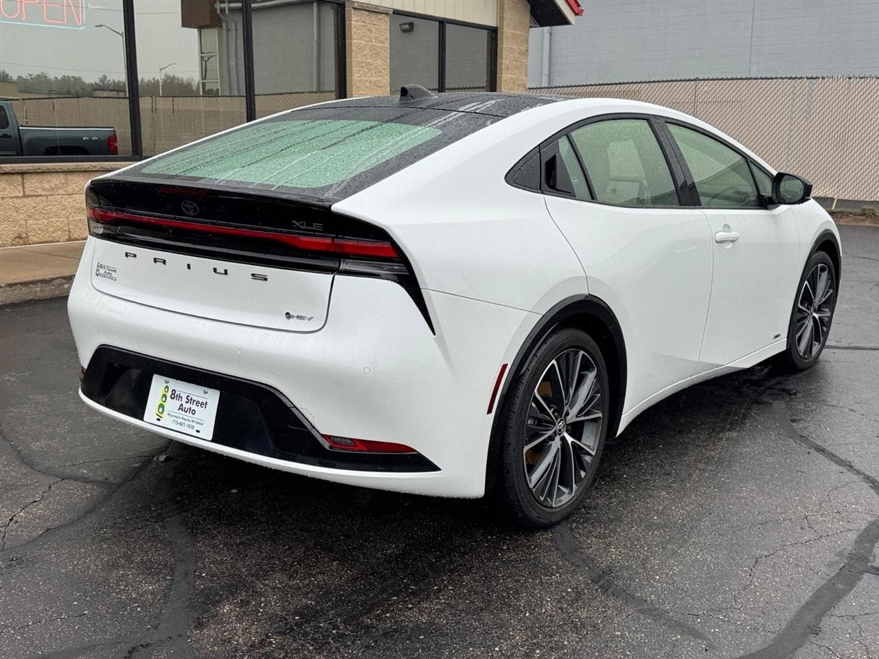 Toyota Prius Limited AWD (Natl) 2024