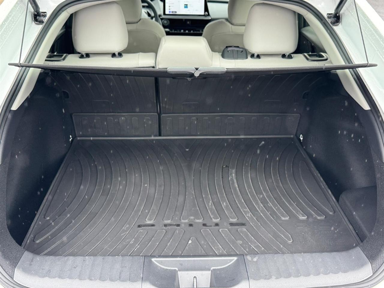 Toyota Prius Limited AWD (Natl) 2024