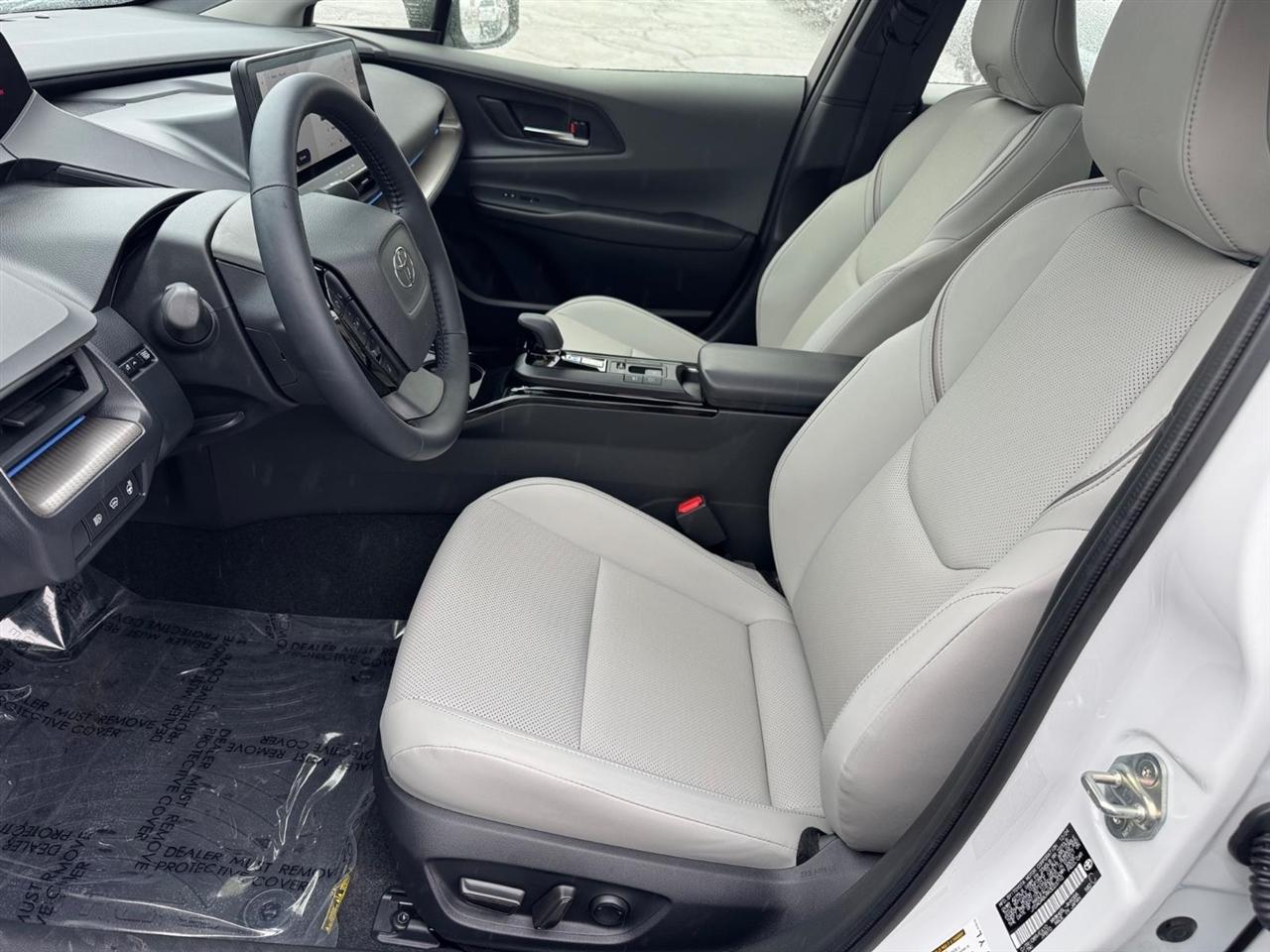 Toyota Prius Limited AWD (Natl) 2024