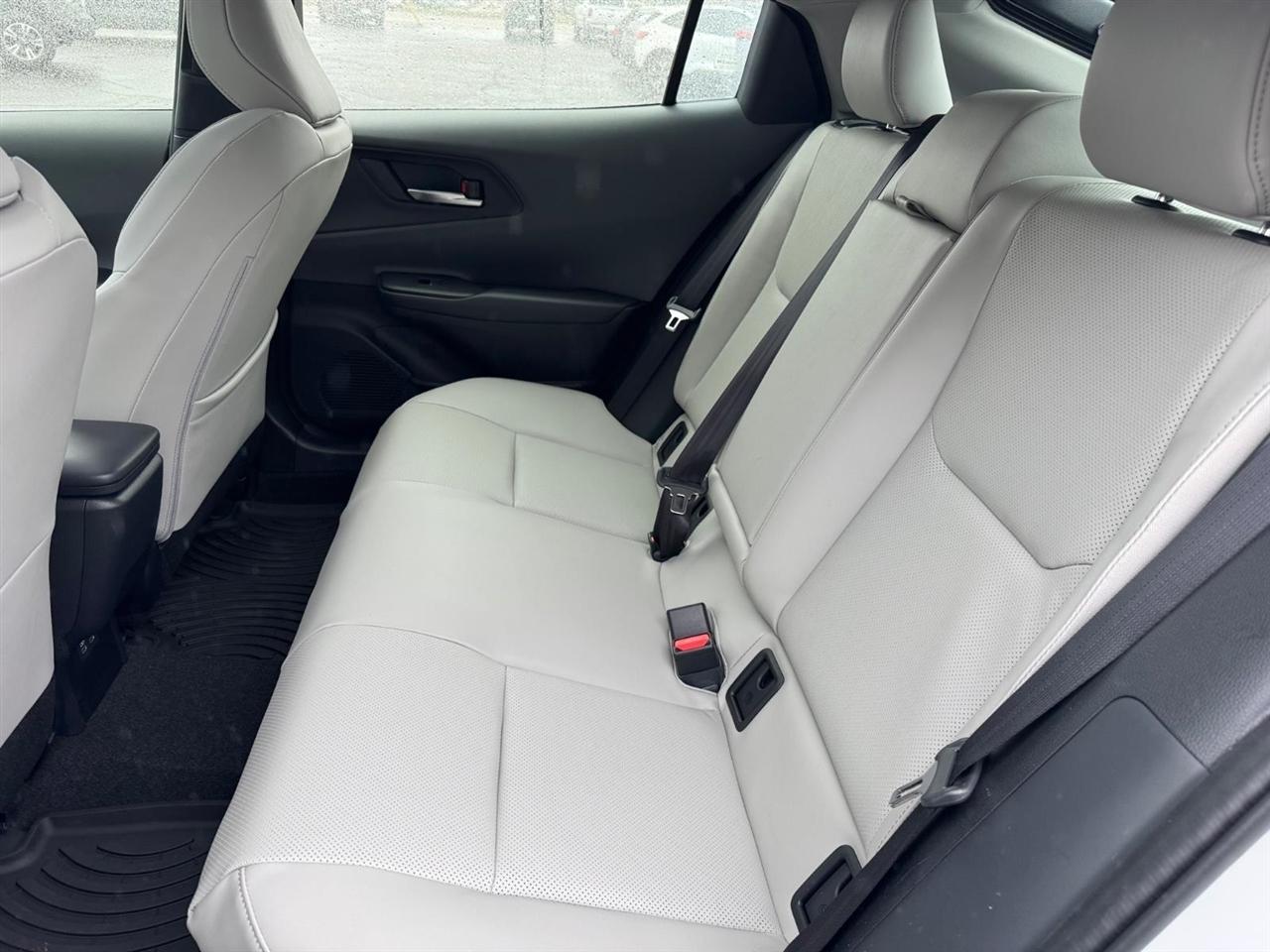 Toyota Prius Limited AWD (Natl) 2024