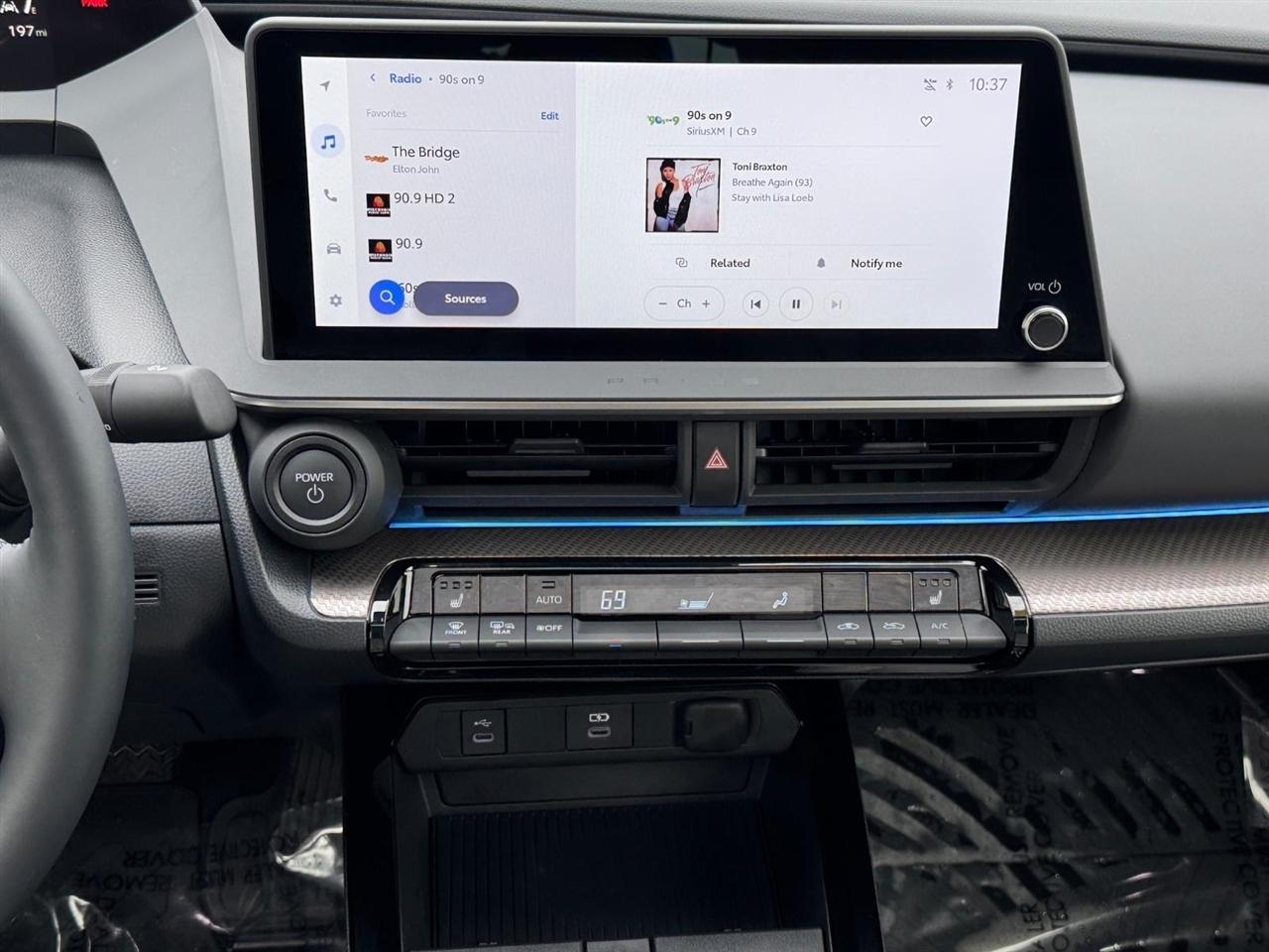 Toyota Prius Limited AWD (Natl) 2024