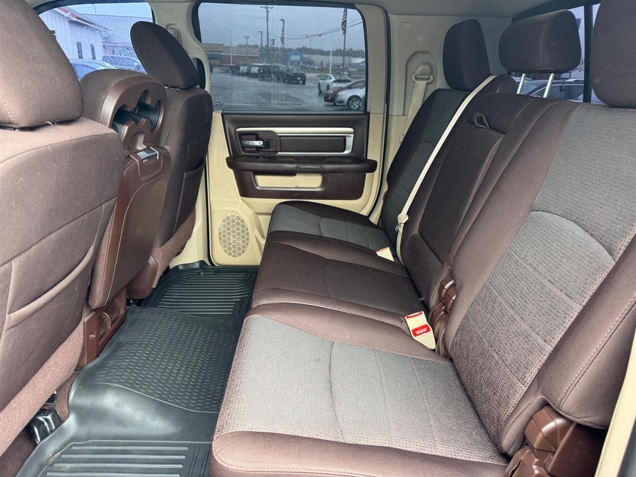 RAM 2500 4WD Mega Cab 160.5" Big Horn 2016