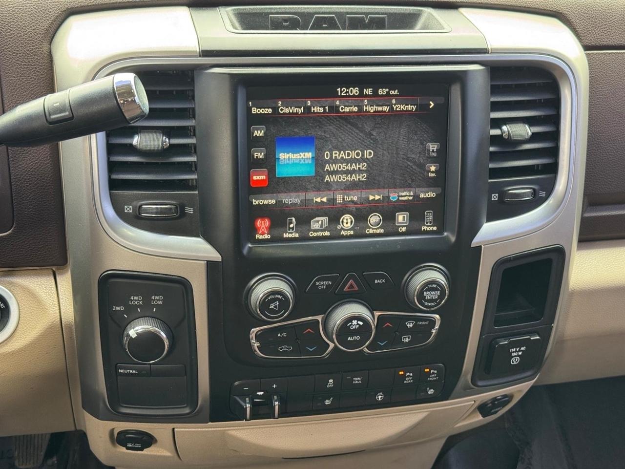 RAM 2500 4WD Mega Cab 160.5" Big Horn 2016