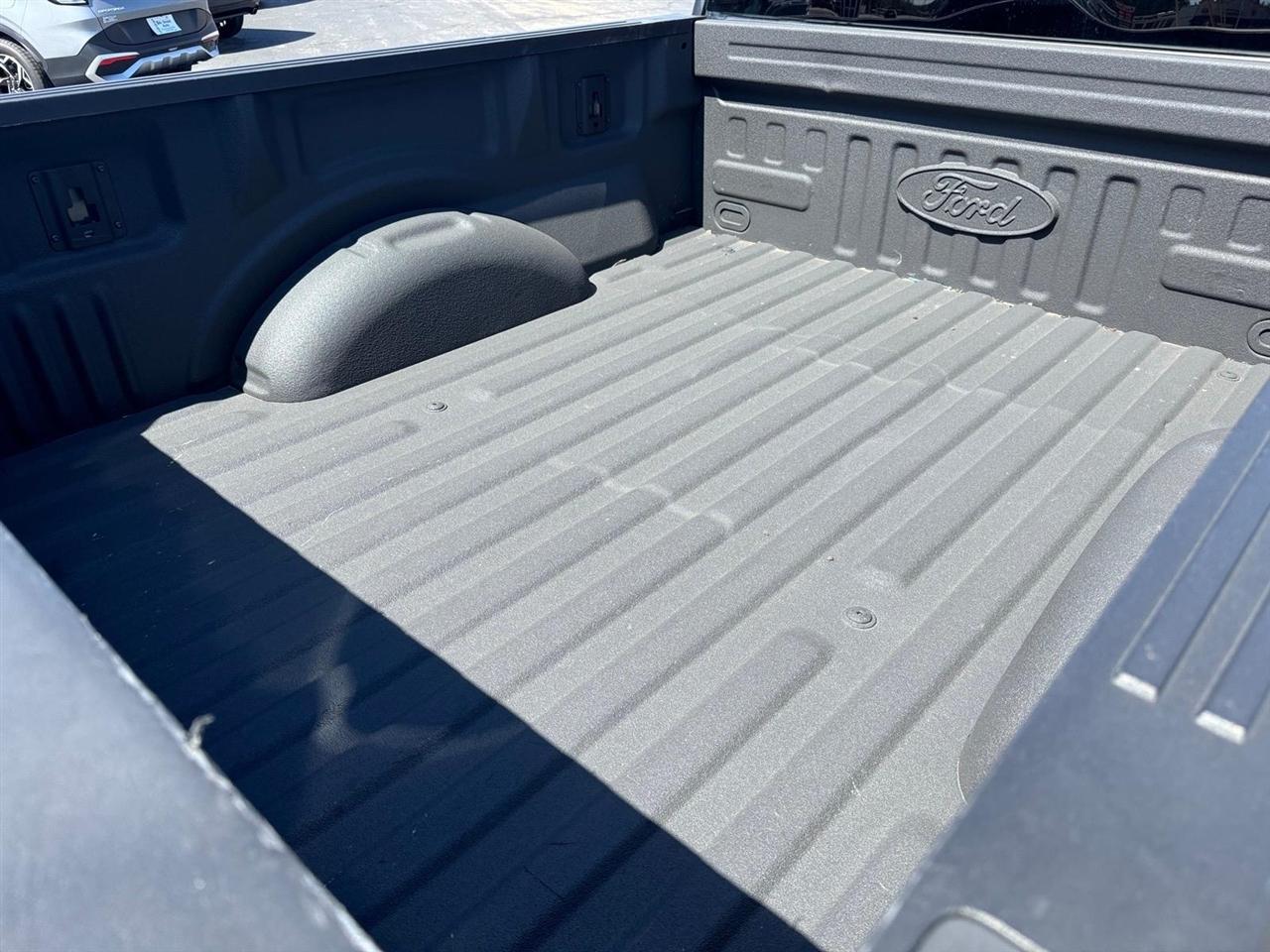 Ford F-150 Lariat 4WD SuperCab 8' Box 2018