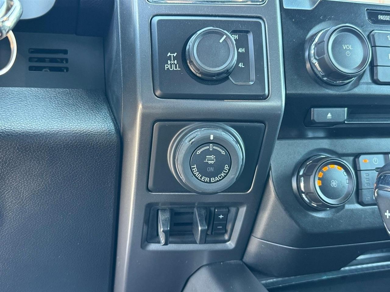 Ford F-150 Lariat 4WD SuperCab 8' Box 2018