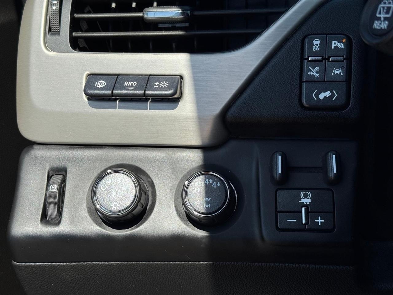 GMC Yukon XL 4WD 4dr Denali 2020