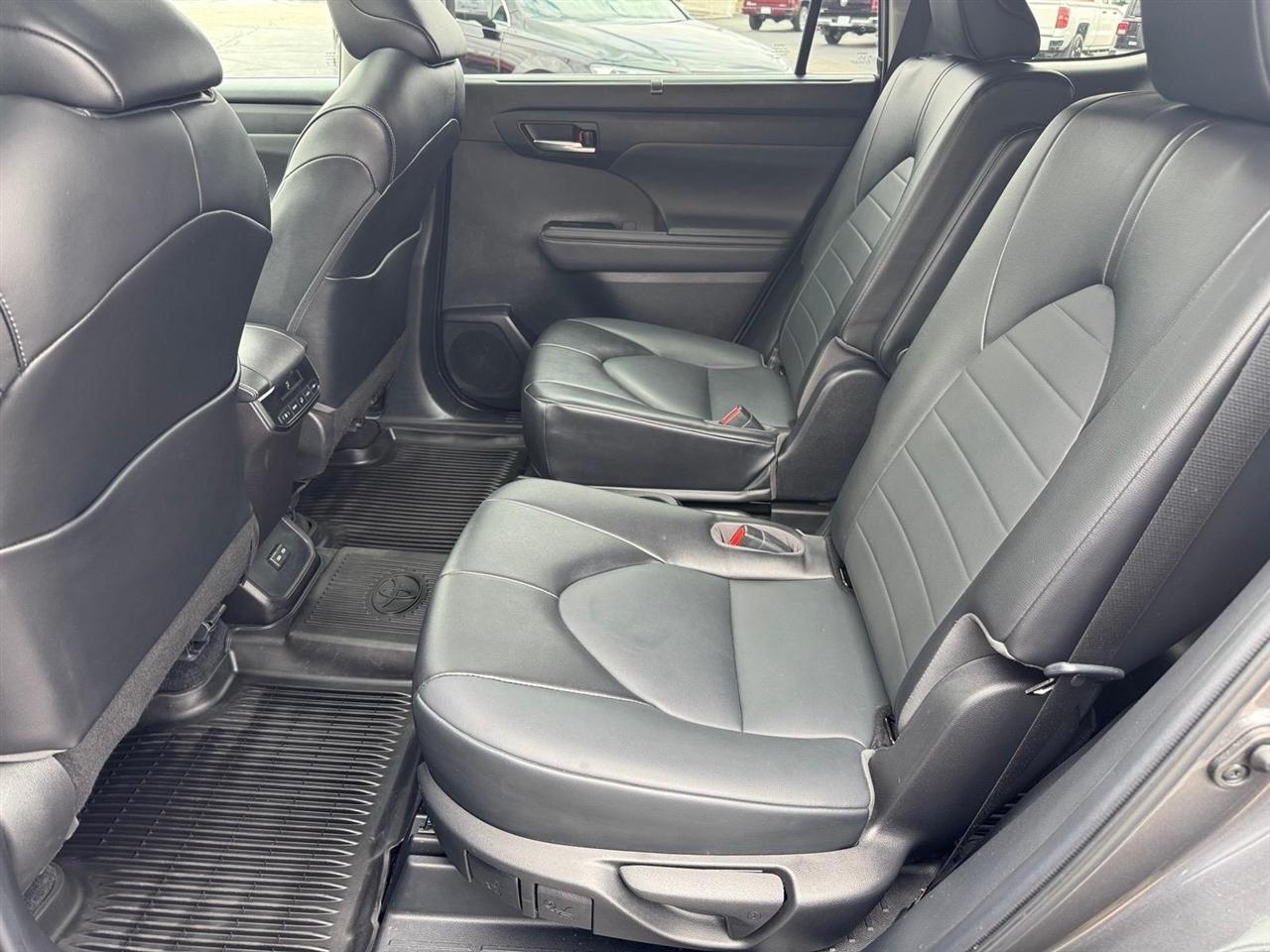 Toyota Highlander XLE AWD (Natl) 2022