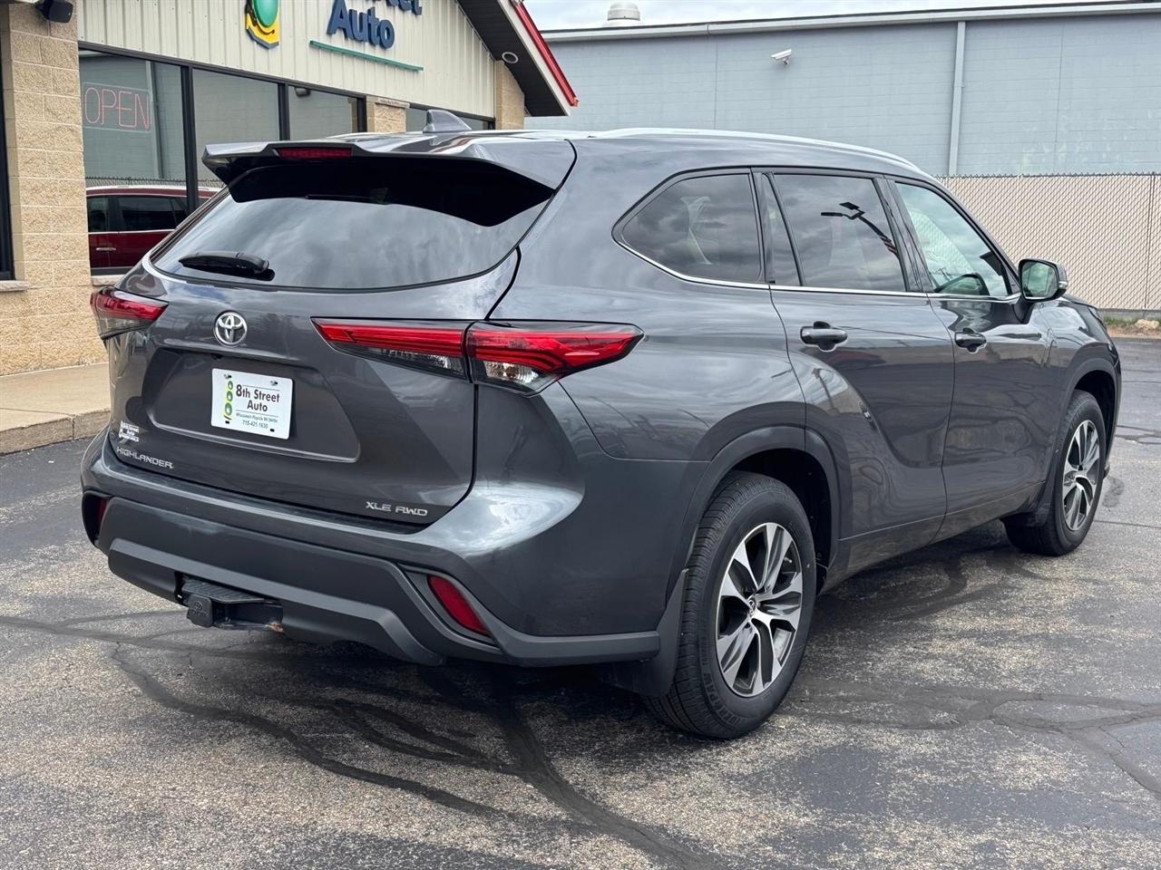 Toyota Highlander XLE AWD (Natl) 2022