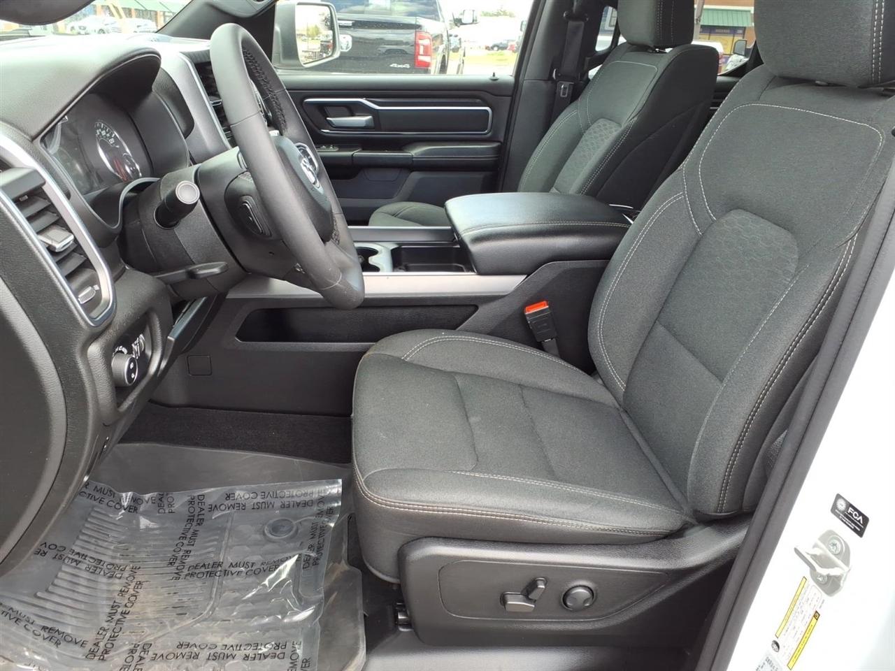 RAM 1500 Big Horn 4x4 Quad Cab 6'4" Box 2025