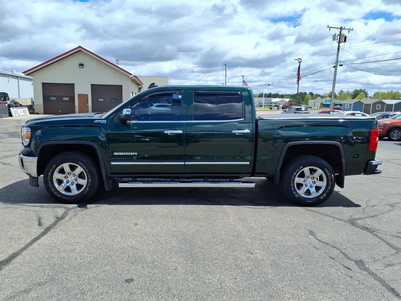 GMC Sierra 1500 4WD Crew Cab 143.5" SLT 2015
