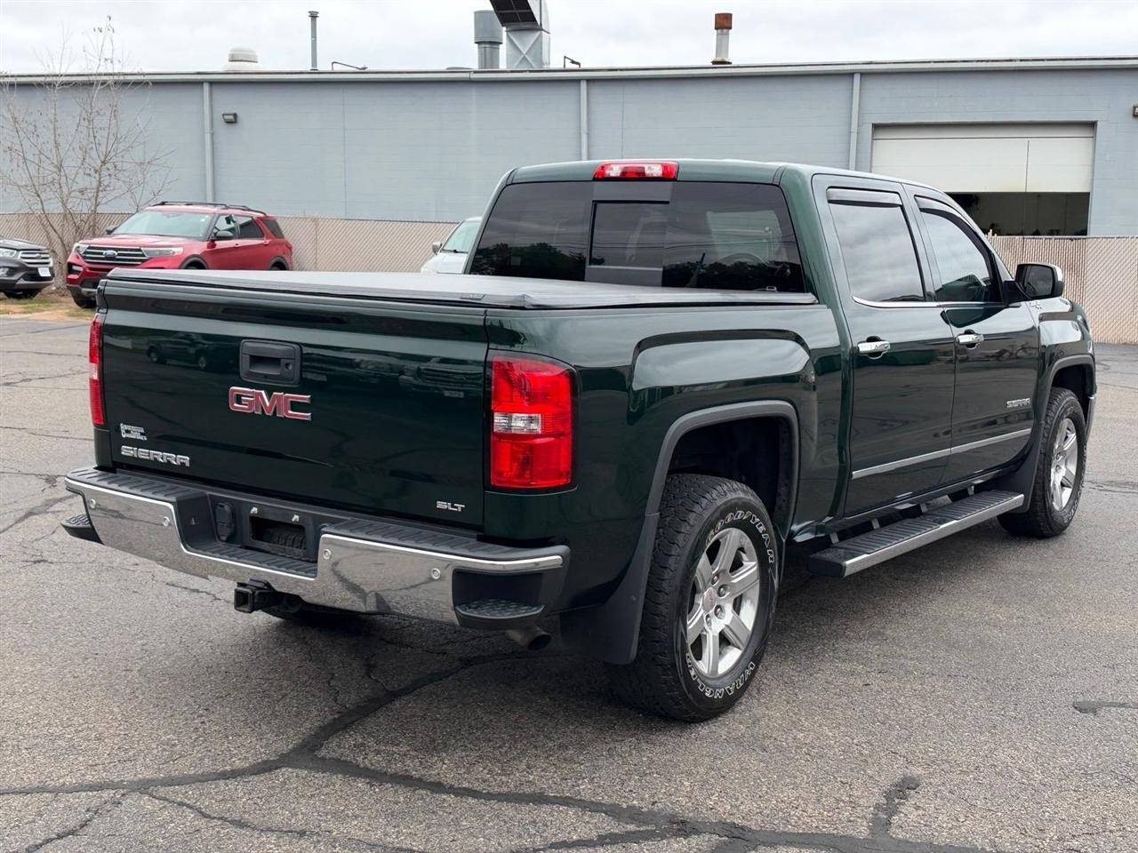 GMC Sierra 1500 4WD Crew Cab 143.5" SLT 2015