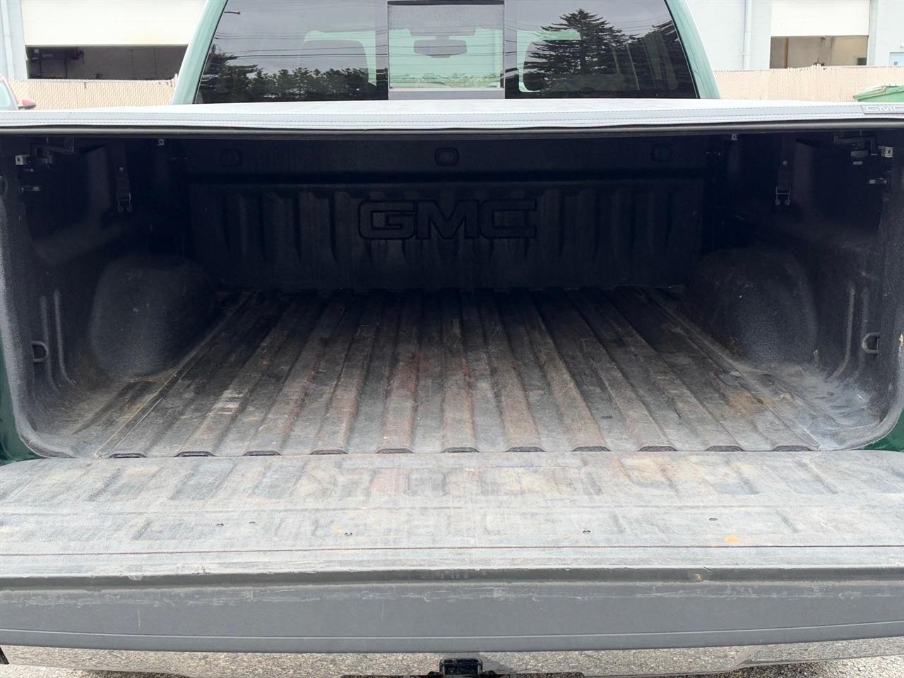 GMC Sierra 1500 4WD Crew Cab 143.5" SLT 2015