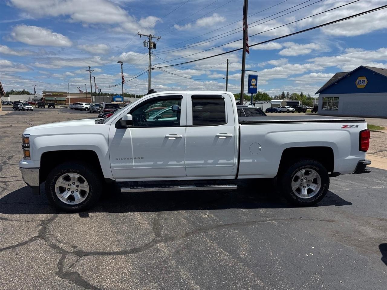 Chevrolet Silverado 1500 4WD Double Cab 143.5" LT w/2LT 2015