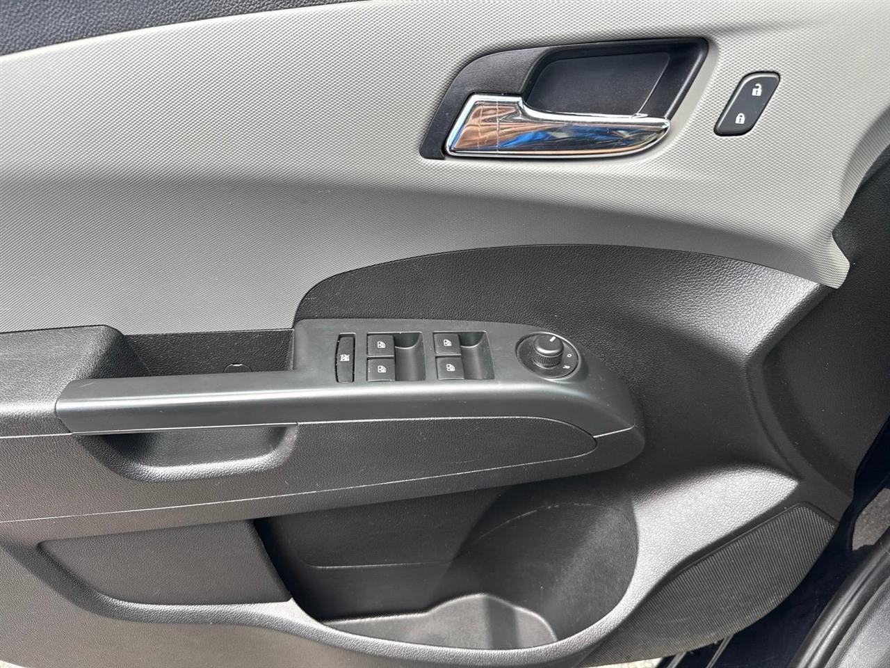 Chevrolet Sonic 5dr HB Auto LT 2015