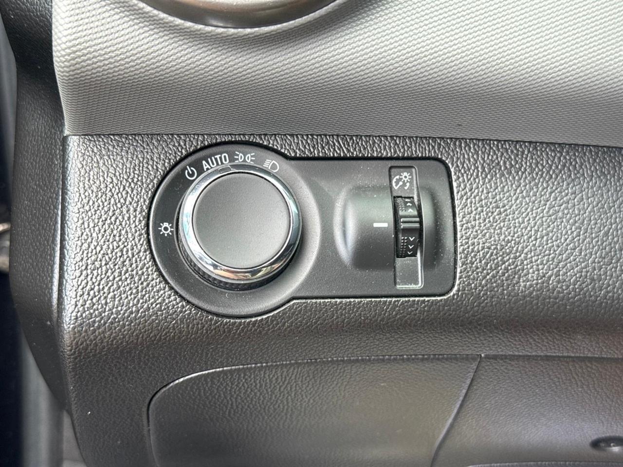 Chevrolet Sonic 5dr HB Auto LT 2015