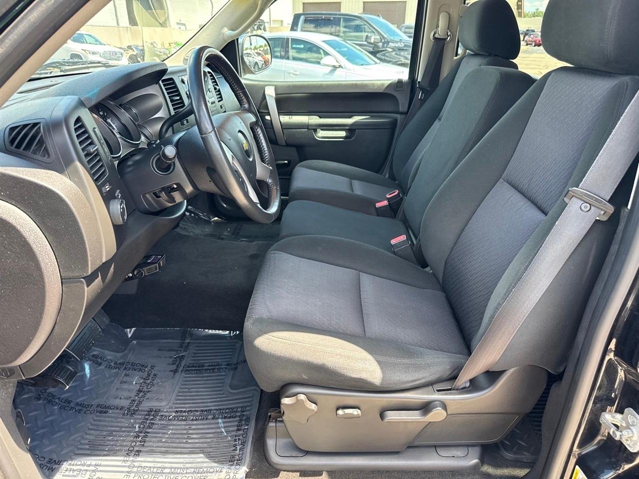 Chevrolet Silverado 1500 4WD Crew Cab 143.5" LT 2012