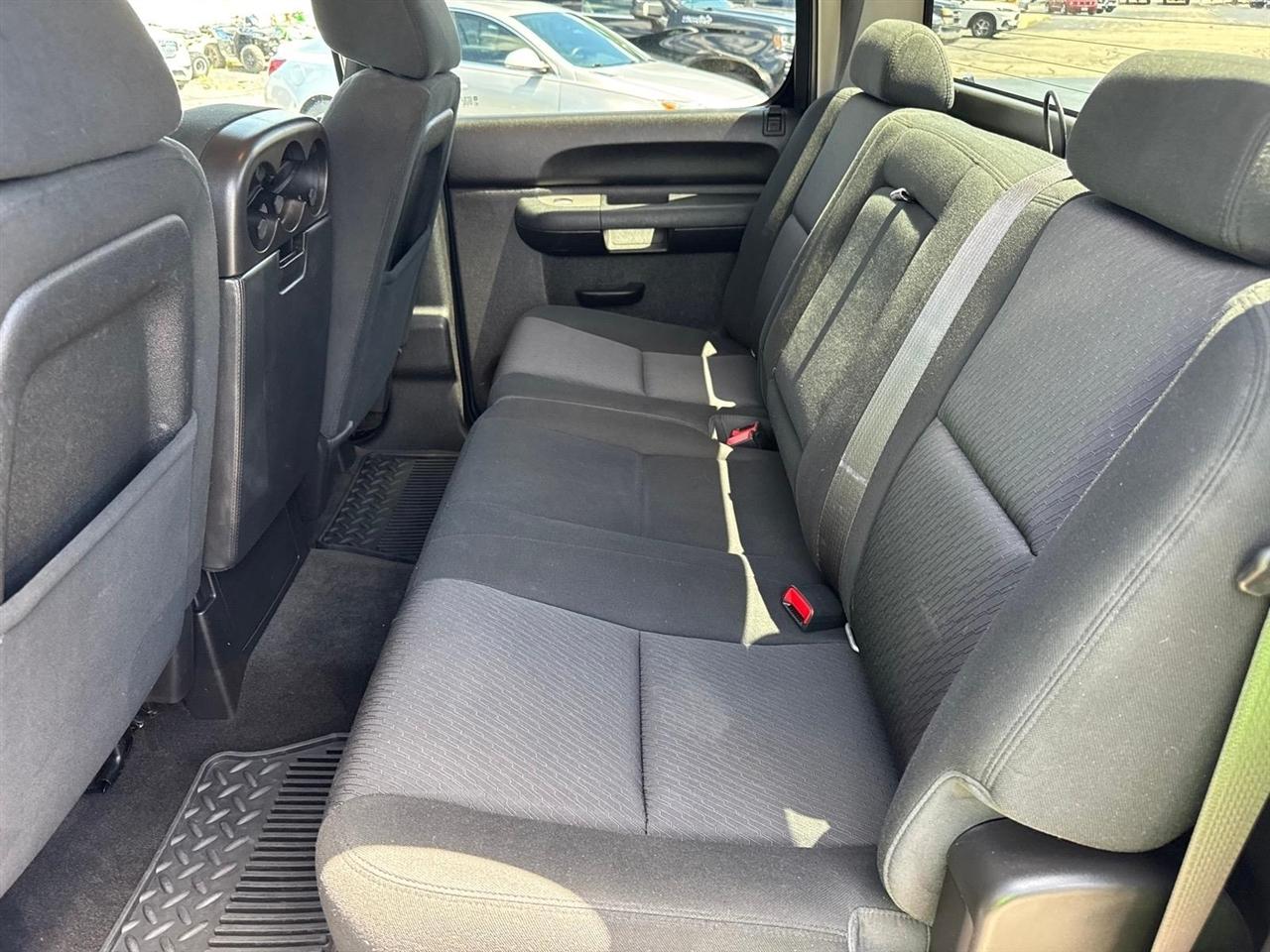 Chevrolet Silverado 1500 4WD Crew Cab 143.5" LT 2012