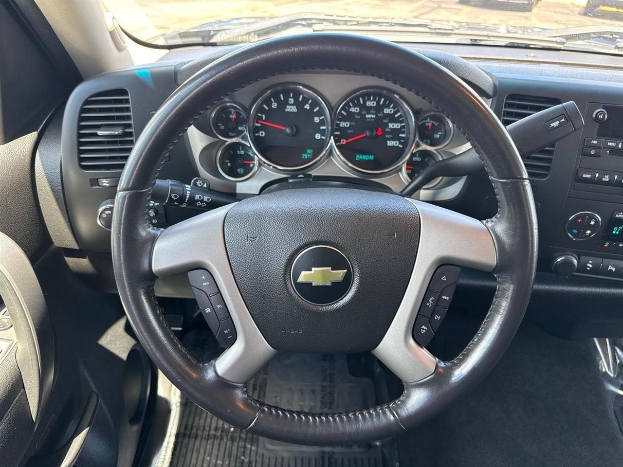 Chevrolet Silverado 1500 4WD Crew Cab 143.5" LT 2012
