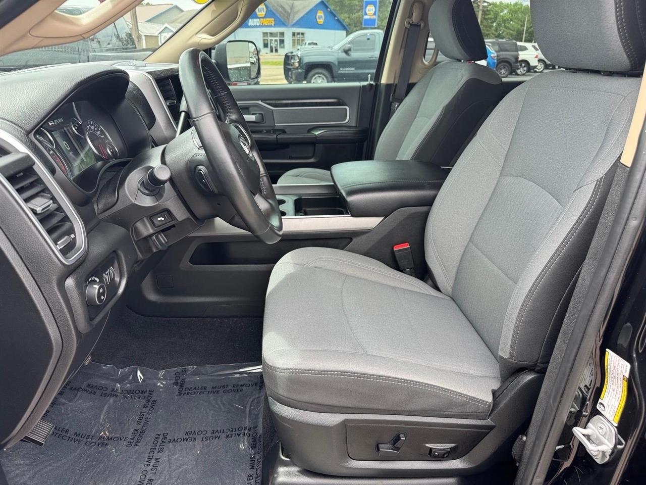 RAM 2500 Big Horn 4x4 Mega Cab 6'4" Box 2019