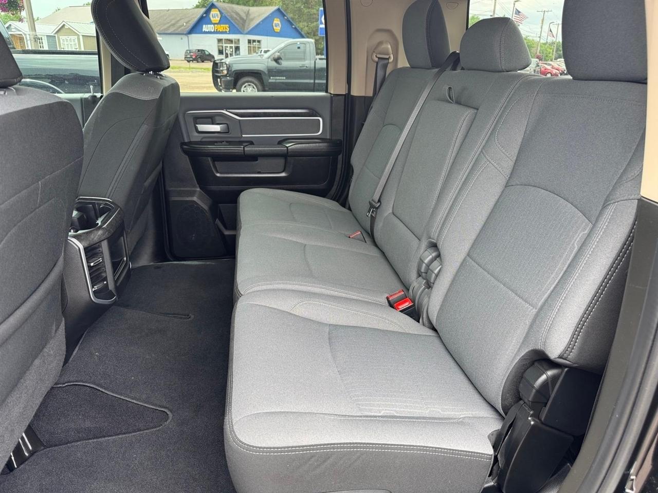 RAM 2500 Big Horn 4x4 Mega Cab 6'4" Box 2019