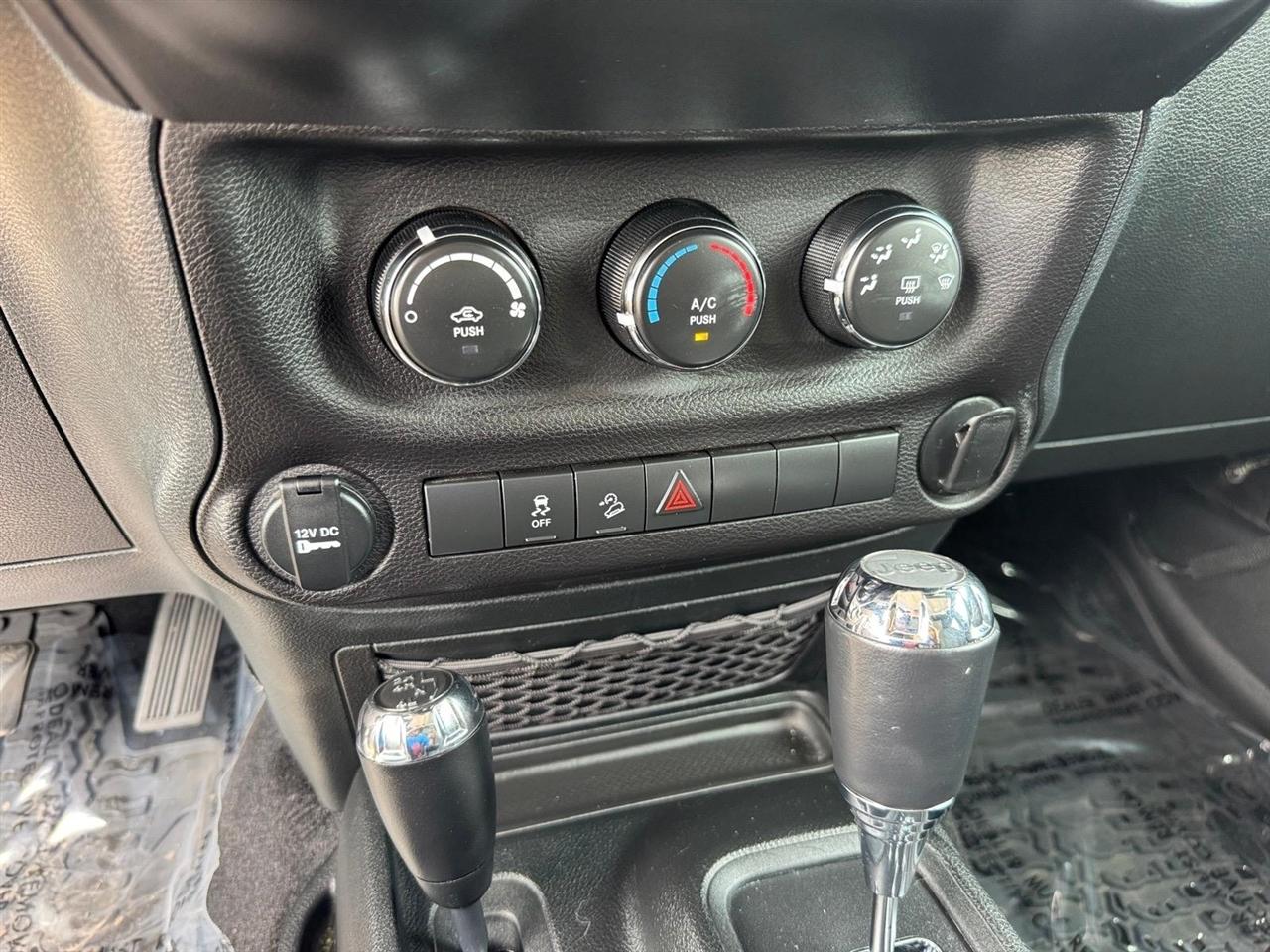 Jeep Wrangler Willys Wheeler 4x4 2017