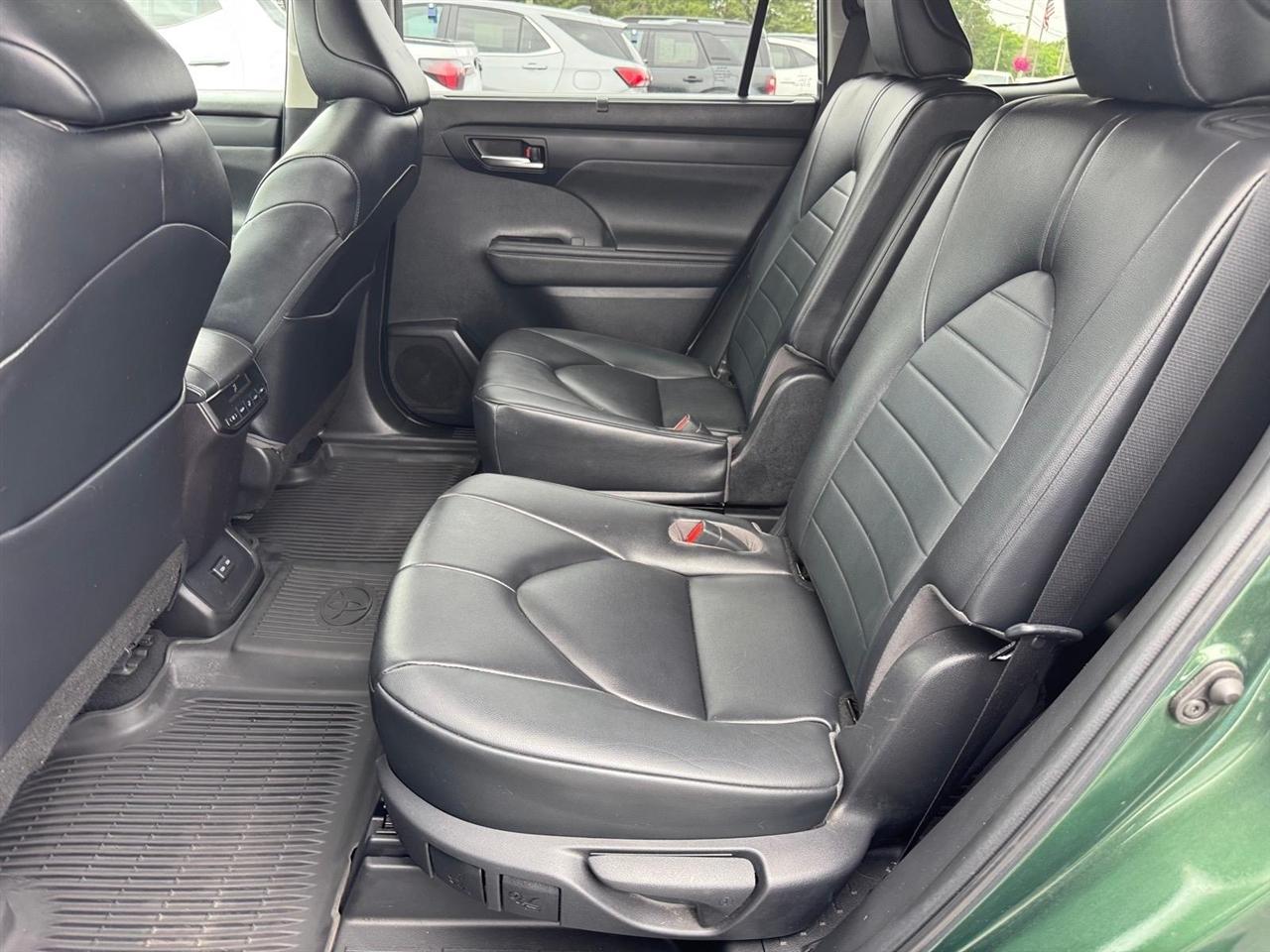 Toyota Highlander Platinum AWD (Natl) 2023
