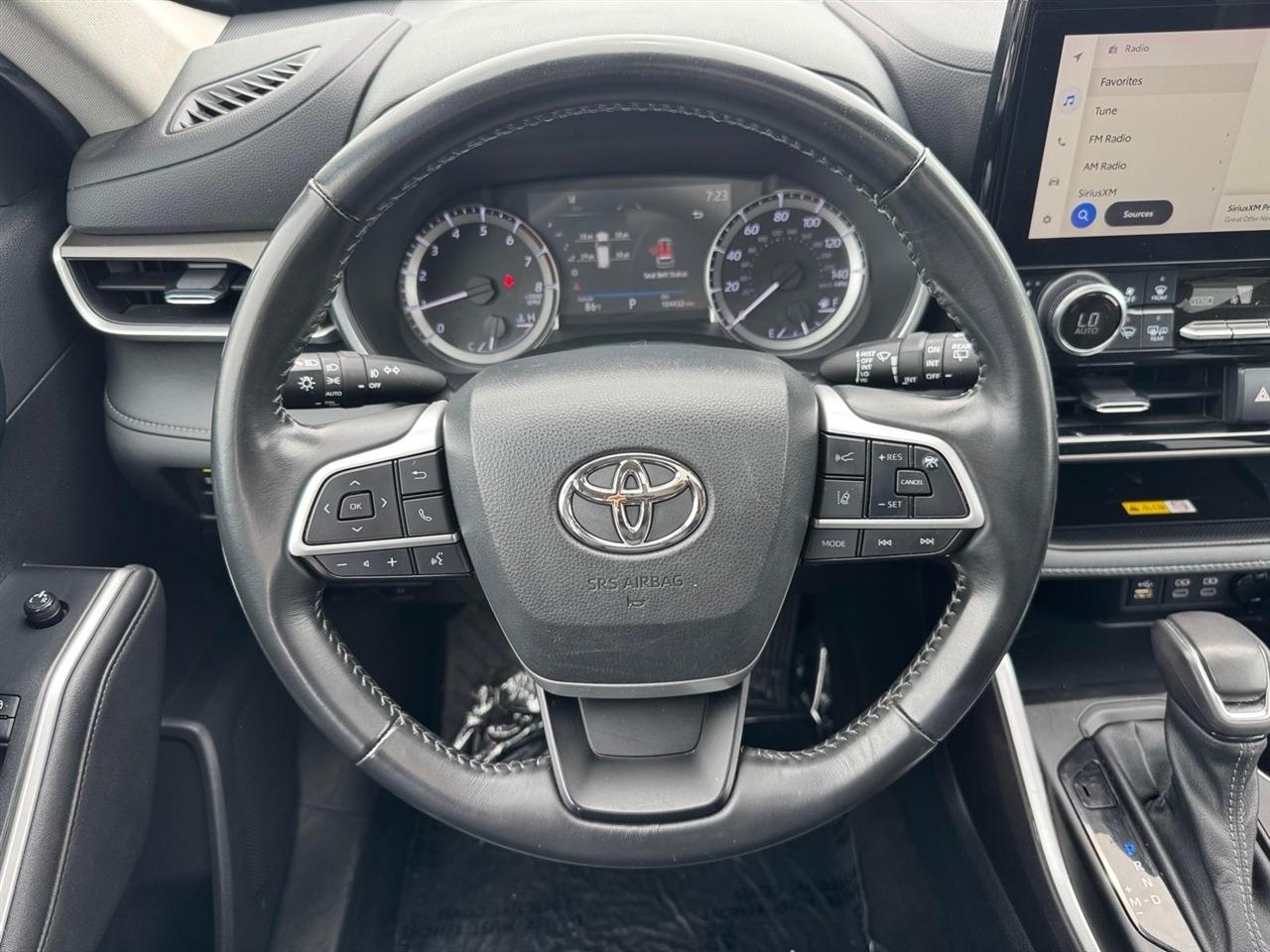 Toyota Highlander Platinum AWD (Natl) 2023