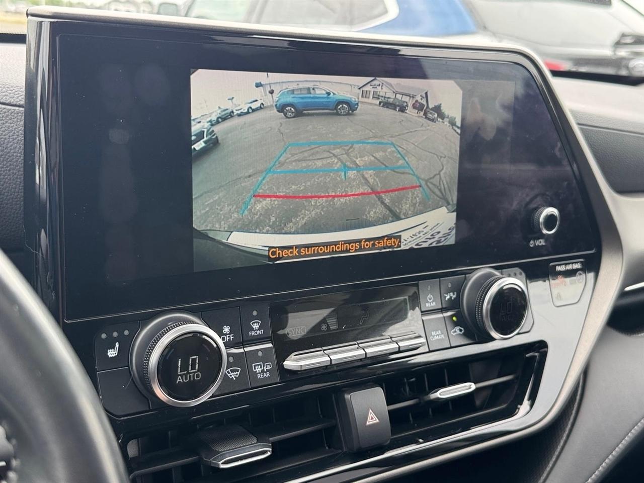 Toyota Highlander Platinum AWD (Natl) 2023