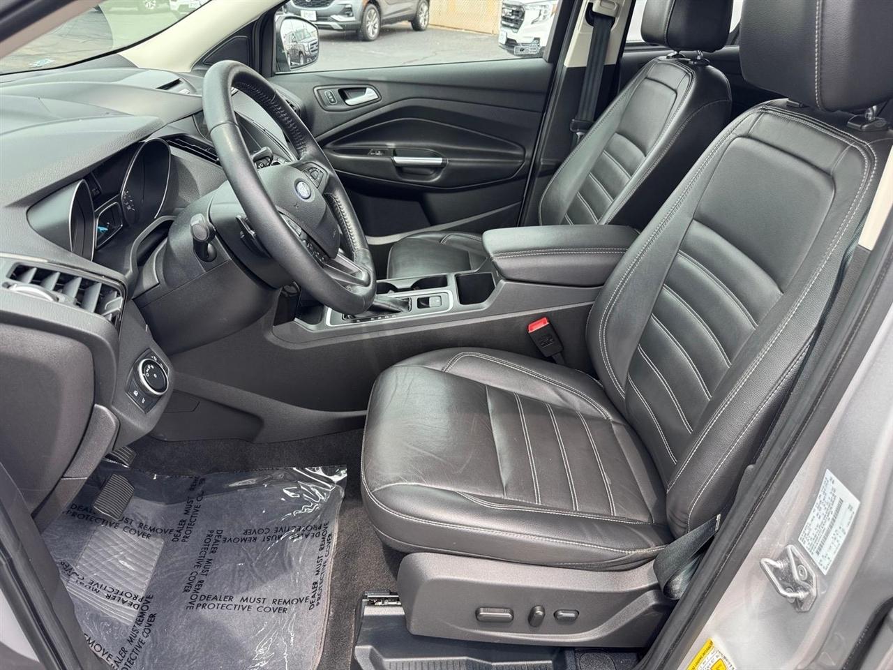 Ford Escape Titanium 4WD 2017
