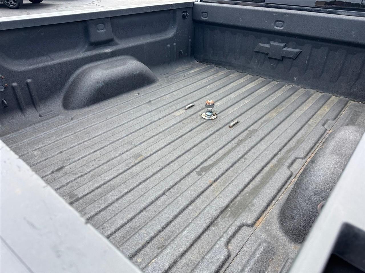 Chevrolet Silverado 3500HD Built After Aug 14 4WD Crew Cab 153.7" High Country 2015