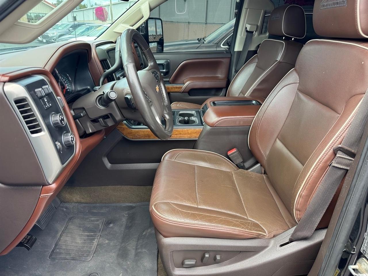 Chevrolet Silverado 3500HD Built After Aug 14 4WD Crew Cab 153.7" High Country 2015