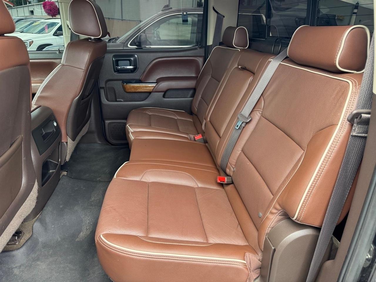 Chevrolet Silverado 3500HD Built After Aug 14 4WD Crew Cab 153.7" High Country 2015