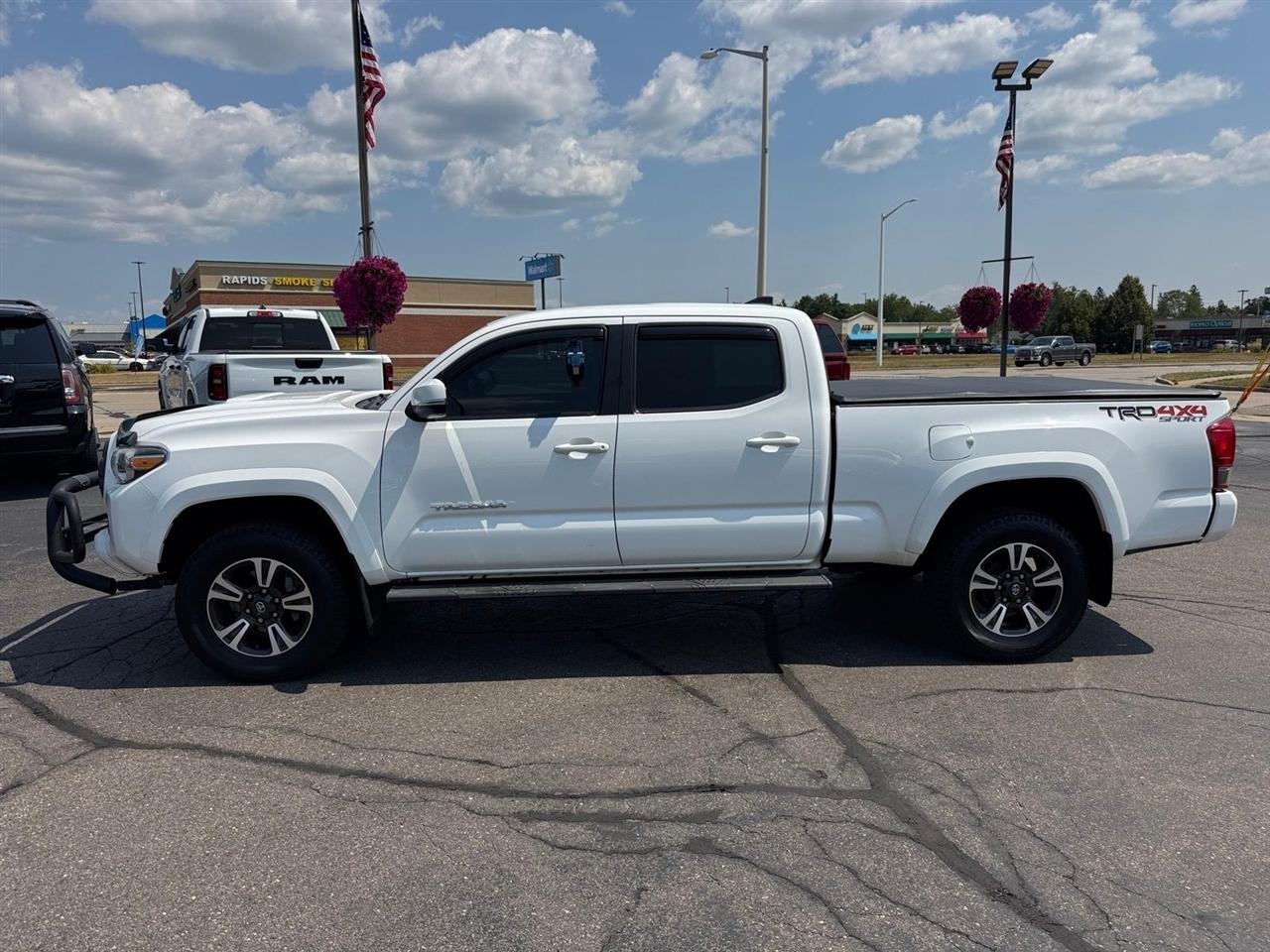 Toyota Tacoma TRD Off Road Double Cab 6' Bed V6 4x4 AT (Natl) 2017