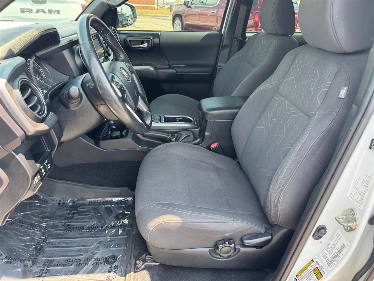 Toyota Tacoma TRD Off Road Double Cab 6' Bed V6 4x4 AT (Natl) 2017